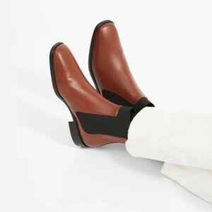 Everlane The Italian Leather Square Toe Chelsea Boots in Peanut Size 7.5